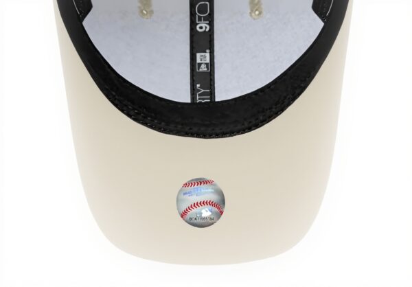Cappellino New Era 9Forty Yankees Beige Strapback Regolabile